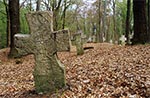 Cmentarz w przedwojennej wsi Tymosze na południowy zachód od Huty Kryształowej