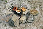 Minimalistyczny grill bushcraftowy