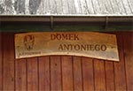 Domek Antoniego - przy leśnej drodze między Rudą Różaniecką a Narolem